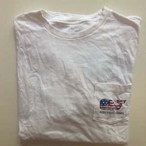 Vineyard vines pocket T